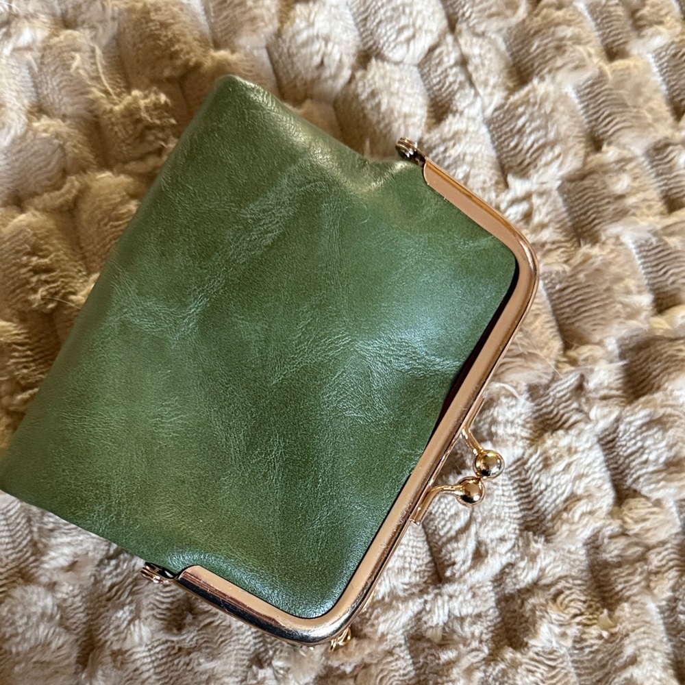 Elegant Green Women's Leather Wallet